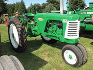 Oliver 660 tractor engine